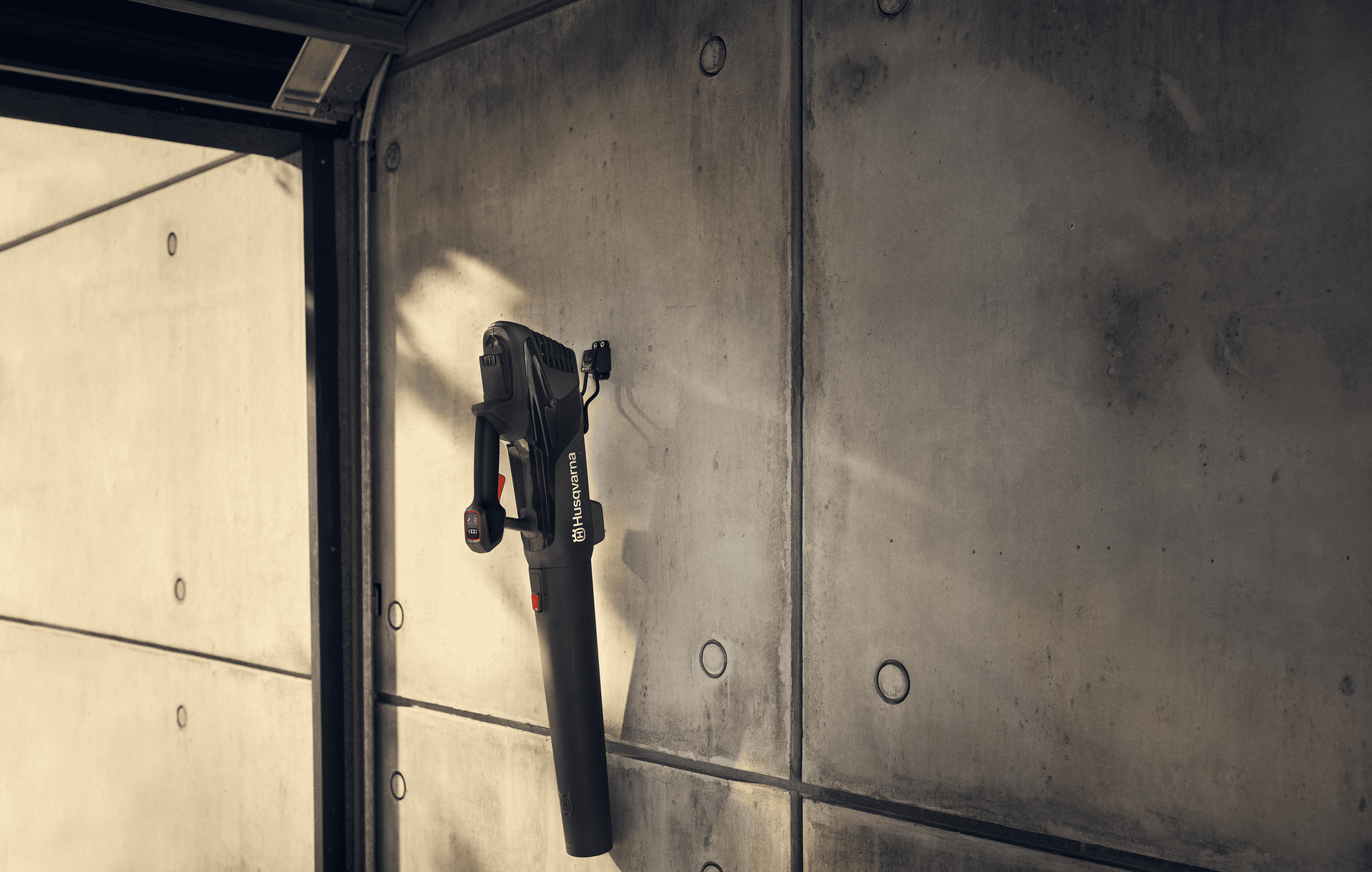 Aspire™ Blower 18V Kit With 4.0Ah Battery and 2.5Ah Charger image 1